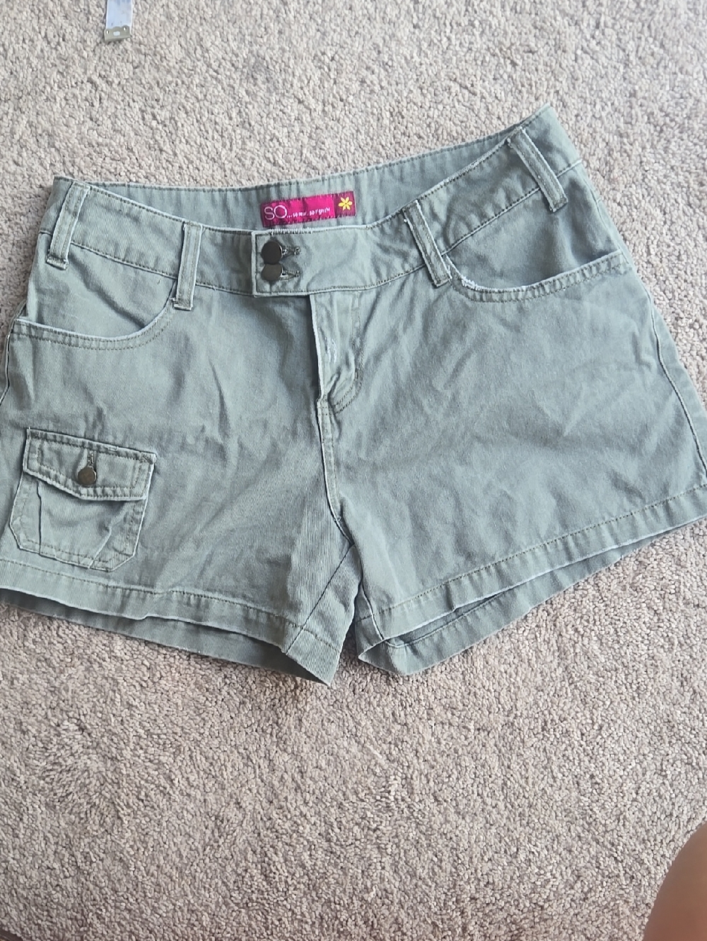 Y2K Vintage SO Women's Light Army Green Cargo Pocket Shorts Size:9